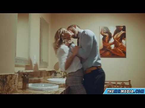 ❤️ Nuair a mheallann blonde busty tú i seomra scíthe poiblí ❤❌ Porn ardchaighdeáin uainn ga.hentaidude.ru ❤